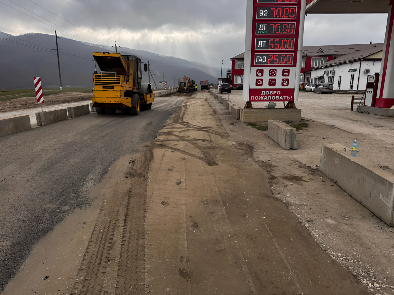 В Казбековском районе капитально ремонтируют участок дороги Хасавюрт – Тлох